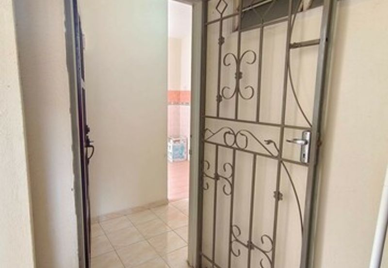 Fully Furnish Mid Floor Permai Lake View Bandar Baru Putra Garden Alpine Pakatan Jaya