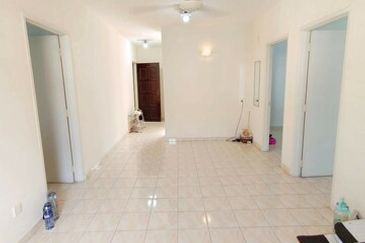 Fully Furnish Mid Floor Permai Lake View Bandar Baru Putra Garden Alpine Pakatan Jaya