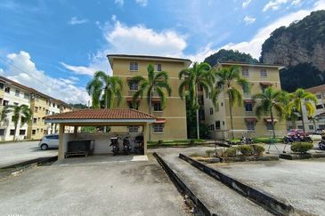 Fully Furnish Mid Floor Permai Lake View Bandar Baru Putra Garden Alpine Pakatan Jaya