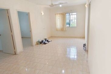 Fully Furnish Mid Floor Permai Lake View Bandar Baru Putra Garden Alpine Pakatan Jaya