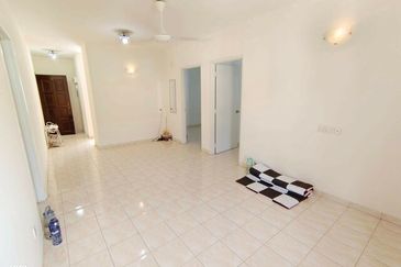 Fully Furnish Mid Floor Permai Lake View Bandar Baru Putra Garden Alpine Pakatan Jaya