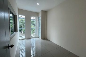 Big Size Corner Lot 3820sf Lahat Bestari Bistari Mines Gerbang Baru Sri Wang Badri Shah 