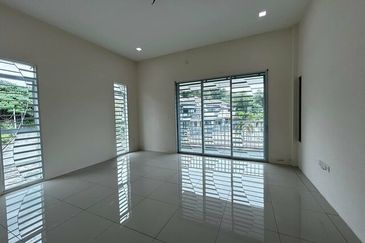 Big Size Corner Lot 3820sf Lahat Bestari Bistari Mines Gerbang Baru Sri Wang Badri Shah 