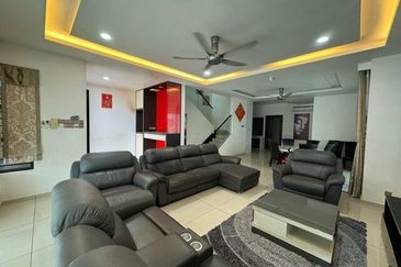 FREEHOLD Gate Guard High End Area SERI TERATAI BOTANI Gulf Panorama Lapangan Perdana