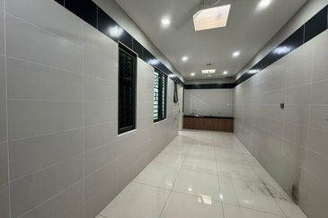 FREEHOLD Gate Guard High End Area SERI TERATAI BOTANI Gulf Panorama Lapangan Perdana