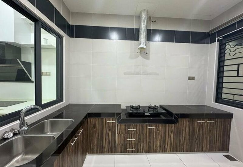 FREEHOLD Gate Guard High End Area SERI TERATAI BOTANI Gulf Panorama Lapangan Perdana