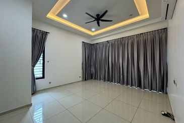 FREEHOLD Gate Guard High End Area SERI TERATAI BOTANI Gulf Panorama Lapangan Perdana