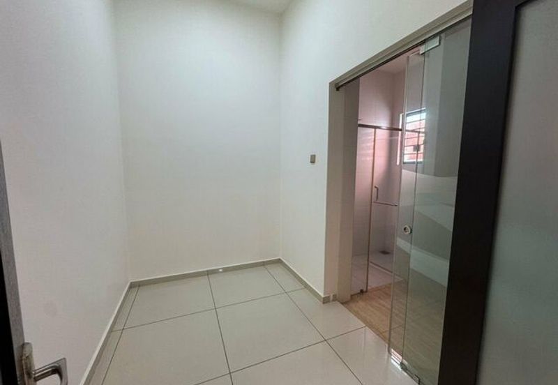 FREEHOLD Gate Guard High End Area SERI TERATAI BOTANI Gulf Panorama Lapangan Perdana