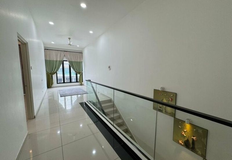 FREEHOLD Gate Guard High End Area SERI TERATAI BOTANI Gulf Panorama Lapangan Perdana