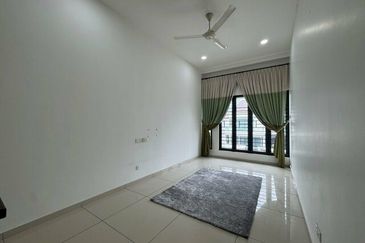 FREEHOLD Gate Guard High End Area SERI TERATAI BOTANI Gulf Panorama Lapangan Perdana