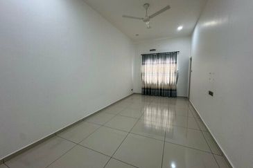 FREEHOLD Gate Guard High End Area SERI TERATAI BOTANI Gulf Panorama Lapangan Perdana