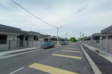 Brand New Semi D Pengkalan Elemen 18 Timah Bersatu Pinji Mewah Perdana Indah Station 18