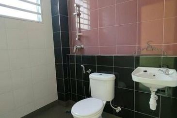 Newly Painted Good Condition Klebang Kelebang Mutiara Bayu Bertuah Putra Restu Tasek