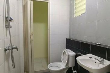 Newly Painted Good Condition Klebang Kelebang Mutiara Bayu Bertuah Putra Restu Tasek