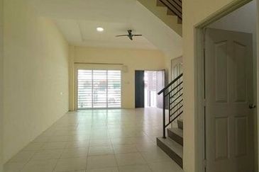 Newly Painted Good Condition Klebang Kelebang Mutiara Bayu Bertuah Putra Restu Tasek