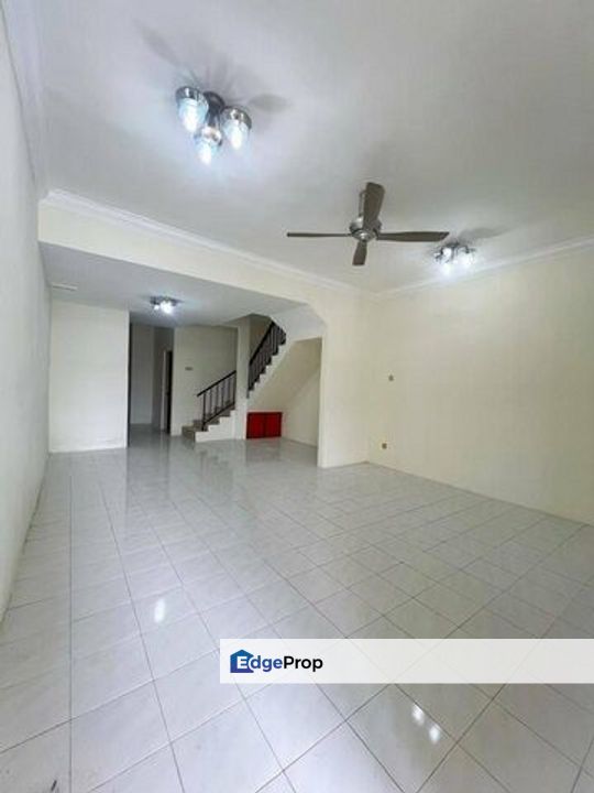 Super Long Car Porch Parking Easy Pengkalan Hala Pegoh Station 18 Indah Pinji Mewah, Perak, Lahat