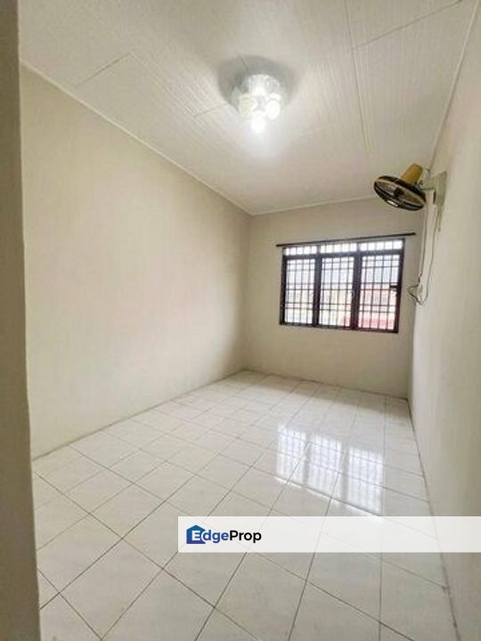 Super Long Car Porch Parking Easy Pengkalan Hala Pegoh Station 18 Indah Pinji Mewah, Perak, Lahat