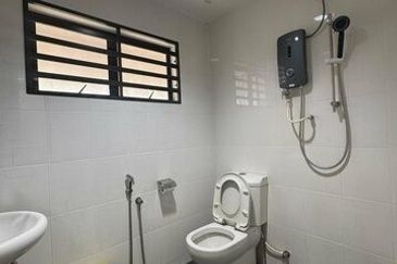 Big 20*75 Menglembu Wang Sepakat Adril Impiana Barat Timur Falim Kledang Bestari