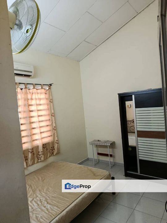 Hot Area Intermediate Corner Gunung Rapat Ipoh Jaya Pekan Razaki Ampan, Perak, Ipoh