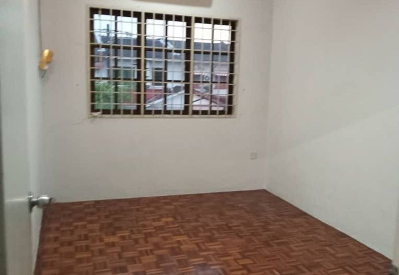 MEDAN PENGKALAN SAUJANA