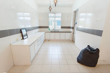 EAST GATE COMMERCIAL CENTRE