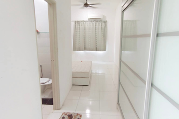 EAST GATE COMMERCIAL CENTRE