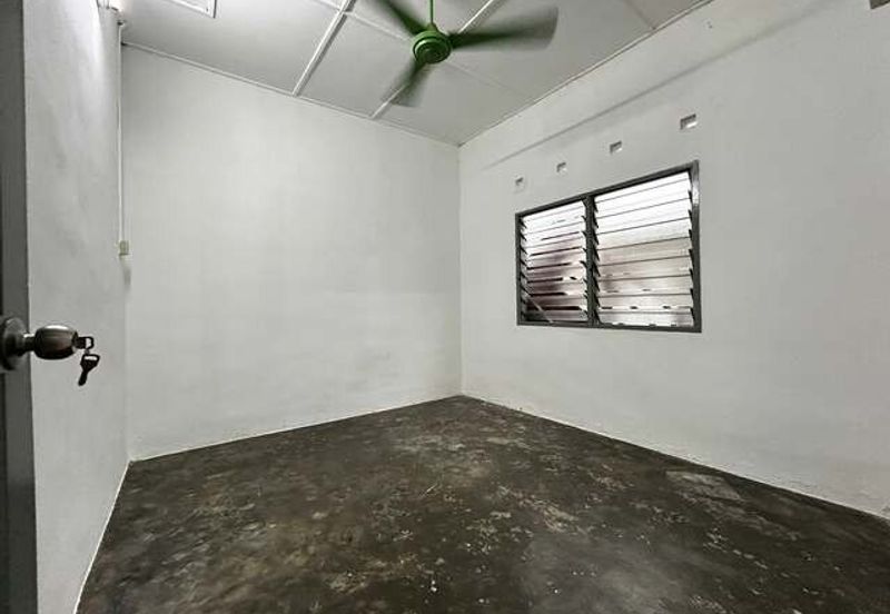 Cheap Sale 22x70 Good Conditon Menglembu Single Storey Wang Berlian Lahat Arkid Rasi Jaya