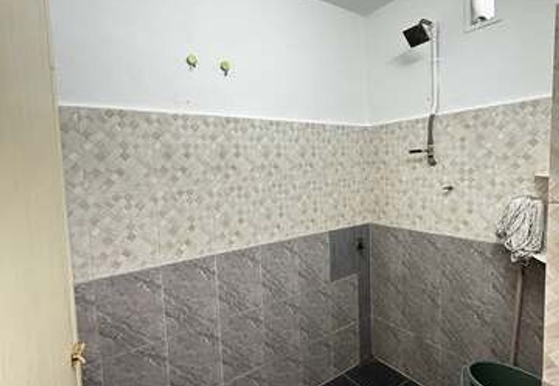 Cheap Sale 22x70 Good Conditon Menglembu Single Storey Wang Berlian Lahat Arkid Rasi Jaya