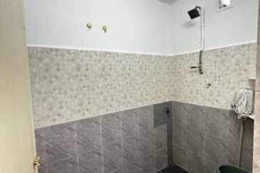 Cheap Sale 22x70 Good Conditon Menglembu Single Storey Wang Berlian Lahat Arkid Rasi Jaya