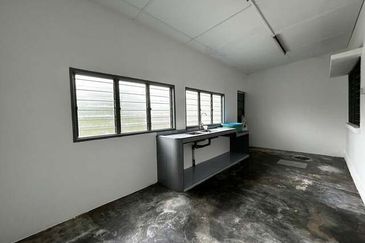 Cheap Sale 22x70 Good Conditon Menglembu Single Storey Wang Berlian Lahat Arkid Rasi Jaya