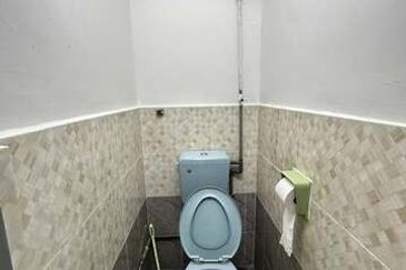 Cheap Sale 22x70 Good Conditon Menglembu Single Storey Wang Berlian Lahat Arkid Rasi Jaya