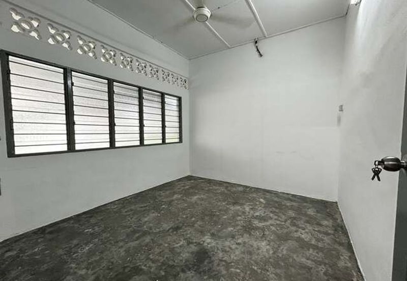 Cheap Sale 22x70 Good Conditon Menglembu Single Storey Wang Berlian Lahat Arkid Rasi Jaya