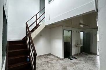 Cheap Sale 22x70 Good Conditon Menglembu Single Storey Wang Berlian Lahat Arkid Rasi Jaya