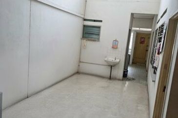 Cheap Sale 4 Room First Garden Taman Pertama Silibin Buntong Ipoh Town