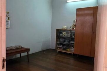 Cheap Sale 4 Room First Garden Taman Pertama Silibin Buntong Ipoh Town