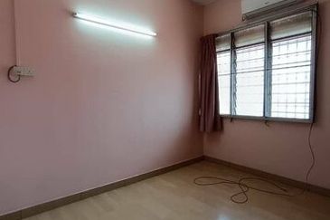 Hot Area First Garden 22x70 Taman Pertama Silibin Buntong Rishah Menglembu 