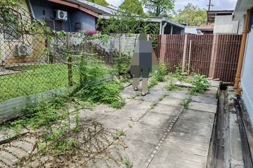 Walk to Shop 3000sqft Big Semi D Single Storey Pasir Puteh Pengkalan Station 18 Pinji Ipoh Town