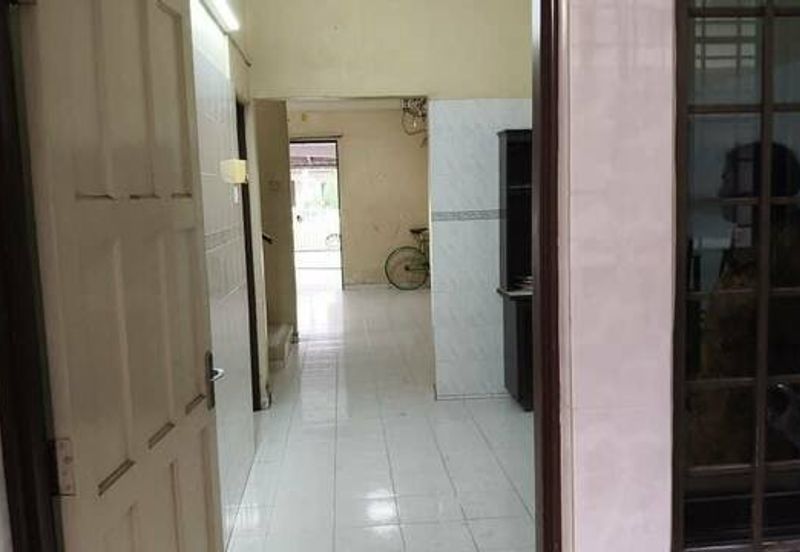 Easy Parking Near Field Pengkalan Ria Pegoh Pinji Mewah Indah Station 18 Tiara