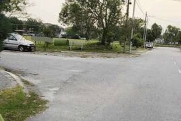 Easy Parking Near Field Pengkalan Ria Pegoh Pinji Mewah Indah Station 18 Tiara