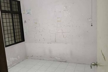 Easy Parking Near Field Pengkalan Ria Pegoh Pinji Mewah Indah Station 18 Tiara