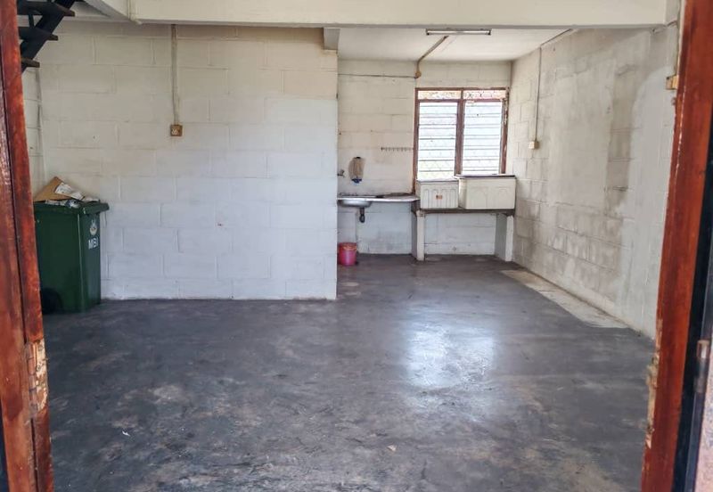 ANJUNG BERCHAM UTAMA