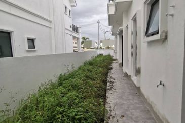 1-ACASIA @ PANORAMA LAPANGAN AKASIA