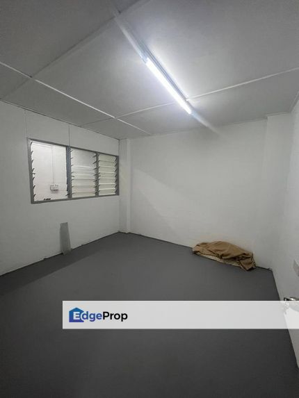 Top Floor Tingkat 5 Renovated Opposite Econsave Bercham Pakatan Jaya A, Perak, Ipoh