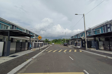 DESA LAHAT SRI -WANG