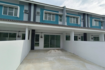 DESA LAHAT SRI -WANG