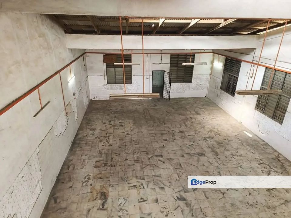 Fully Cover 1.5 Storey Semi D Factory Pengkalan Station 18 Perindustri, Perak, Ipoh