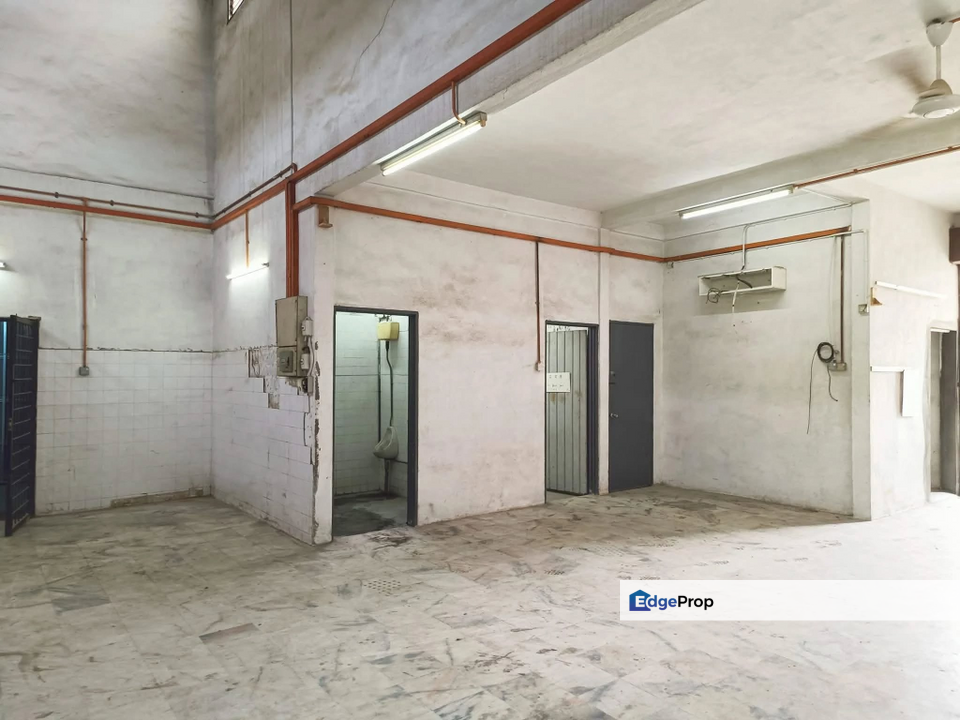 Fully Cover 1.5 Storey Semi D Factory Pengkalan Station 18 Perindustri, Perak, Ipoh