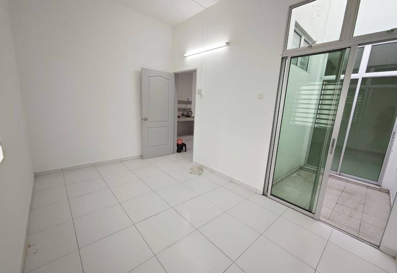 TAMAN LAPANGAN KIARA