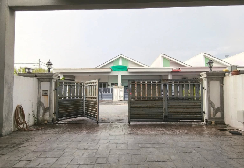 TAMAN LAPANGAN KIARA