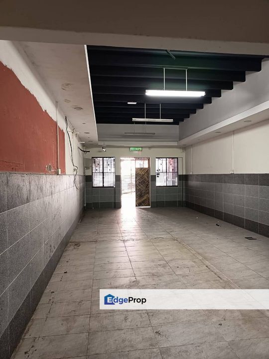 Cheap Rent Full Tiles Ipoh Town Jalan Seenivasagam Greenhill Shop Lot, Perak, Ipoh